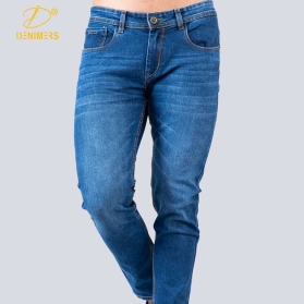 How Do Men Denim Jeans Manufacturers Ensure Quality and Style